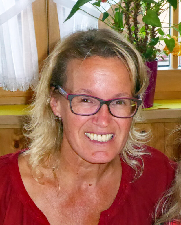 Vorsitzende2 4 Vorsitzende2 4