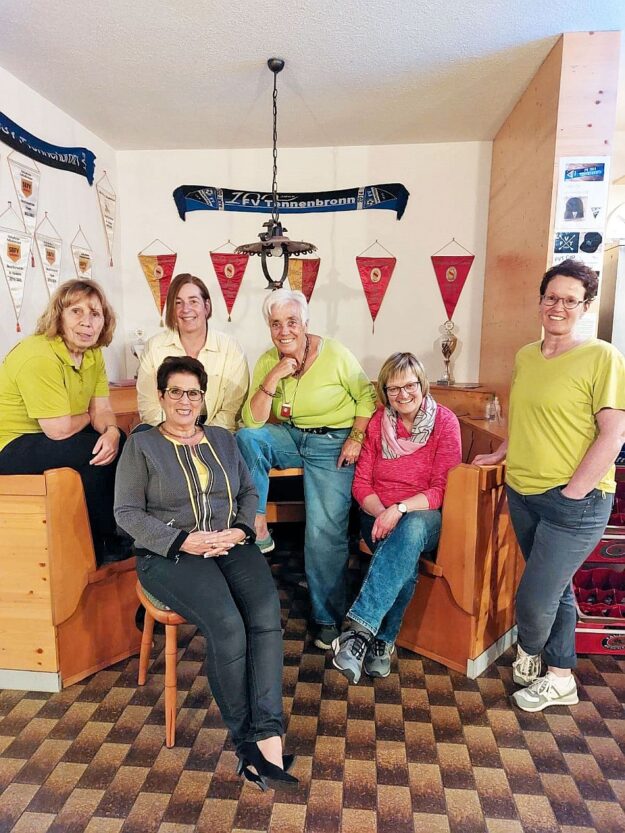 6 Ehemalige und Neue 6 Ehemalige und Neue